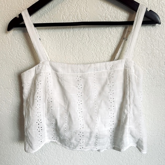 Hollister Tops - Hollister White Eyelet Crop, Size Large